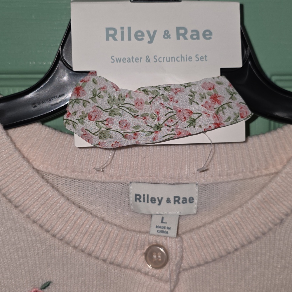 Riley And Rae Cropped Sweater & Scrunchie Set (Size L) NWT Pretty!!! - Picture 2 of 8
